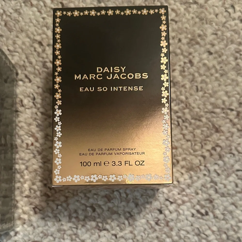 Marc Jacobs Daisy Eau So Intense Eau de Parfum spray 3.3 oz NIB - Picture 2 of 3